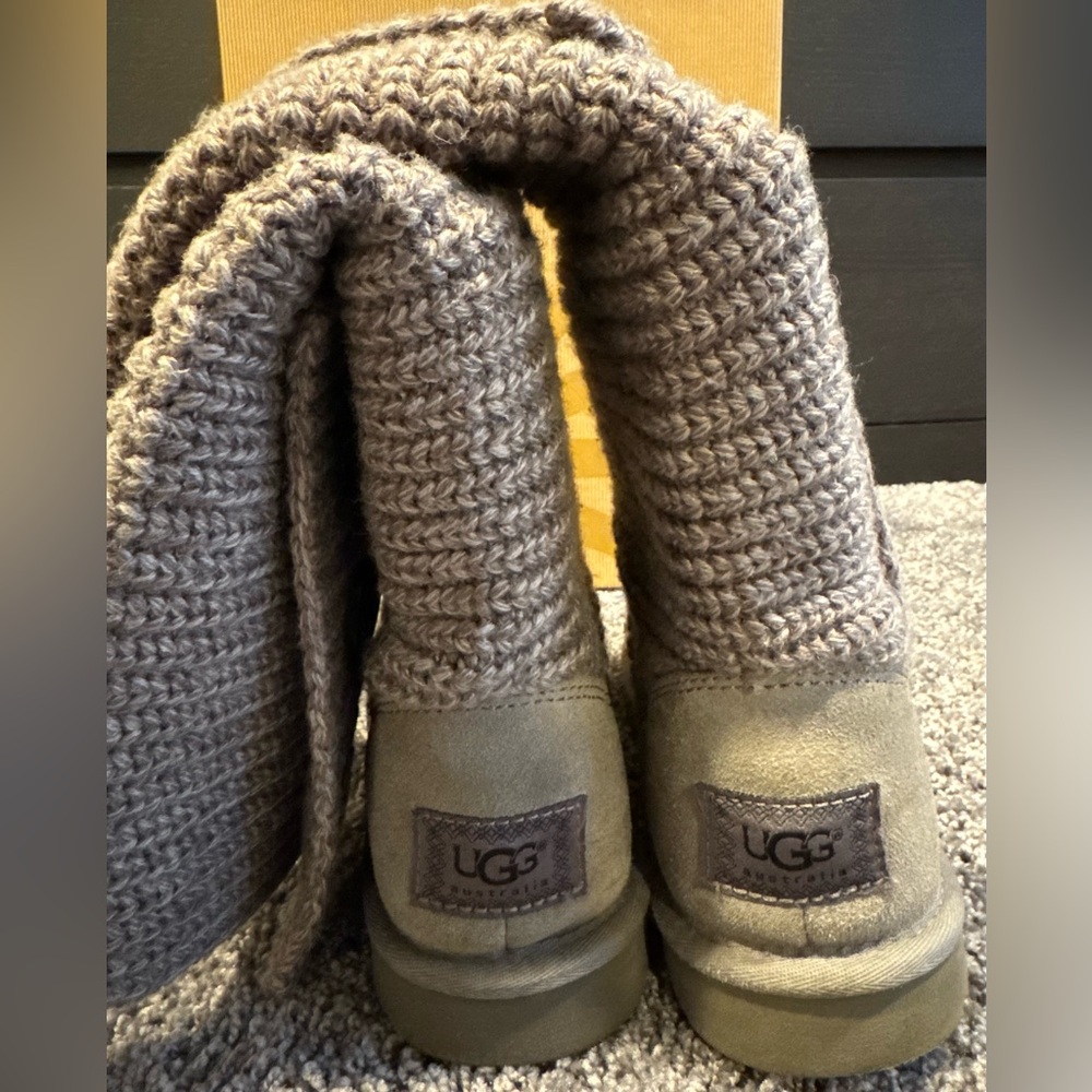 UGG Classic Cardy Knit Boots – Size 8 • EUC (Excellent Used Condition) - Picture 10 of 12